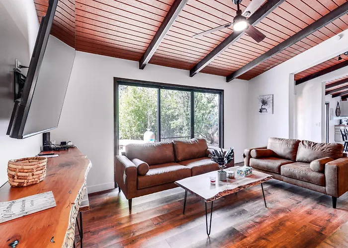 Сasa de vacaciones Hot Tub & Mountain Views: Spacious In