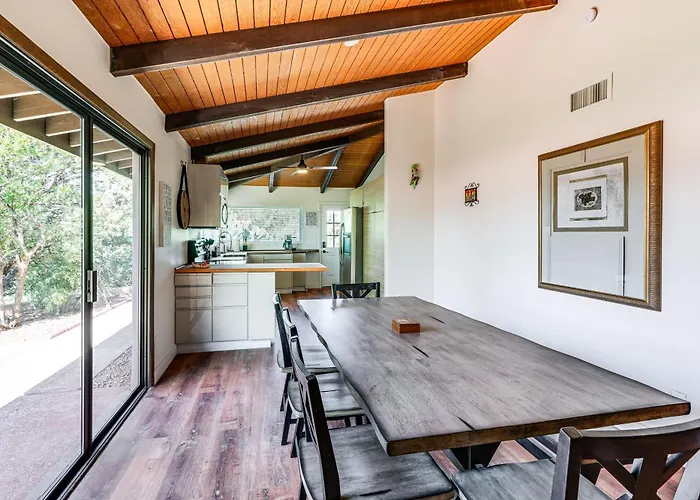 Hot Tub & Mountain Views: Spacious In Сasa de vacaciones