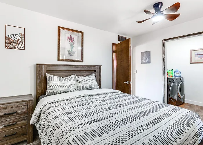 Hot Tub & Mountain Views: Spacious In Сasa de vacaciones Sedona